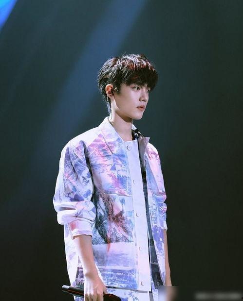 肖战最新人气爆料,最新爆料揭秘粉丝狂热背后的秘密 第3张 肖战最新人气爆料,最新爆料揭秘粉丝狂热背后的秘密 第3张